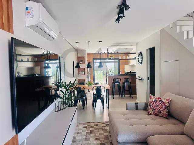 Sobrado 2 quartos e 2 banheiros, à venda, no bairro Jardim das Tulipas em Holambra