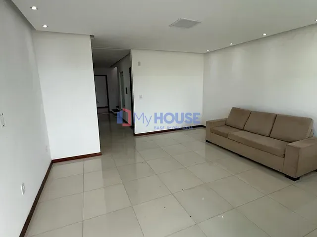 Sobrado com 353m² 5 quartos e 5 banheiros, à venda, no bairro Hernani Sá em Ilhéus