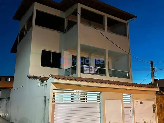 Sobrado com 353m² 5 quartos e 5 banheiros, à venda, no bairro Hernani Sá em Ilhéus