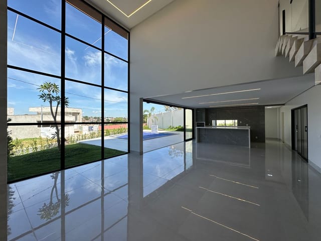 Sobrado com 590m² 4 quartos e 5 banheiros, à venda, no bairro Jardins Sevilha em Aparecida de Goiânia