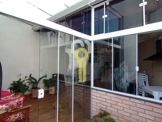 Sobrado com 180m² 3 quartos e 4 banheiros, à venda, no bairro Jardim Rio das Pedras em Cotia