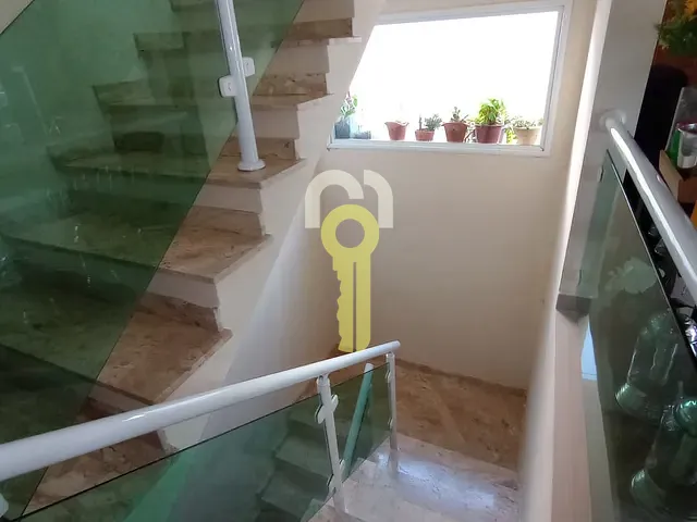 Sobrado com 180m² 3 quartos e 4 banheiros, à venda, no bairro Jardim Rio das Pedras em Cotia