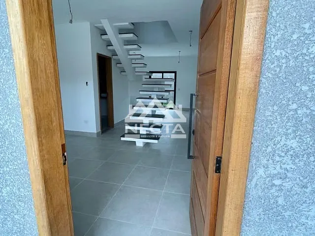 Sobrado com 148m² 2 quartos e 3 banheiros, à venda, no bairro Massaguaçu em Caraguatatuba