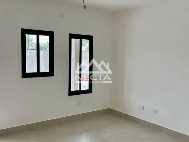 Sobrado com 148m² 2 quartos e 3 banheiros, à venda, no bairro Massaguaçu em Caraguatatuba