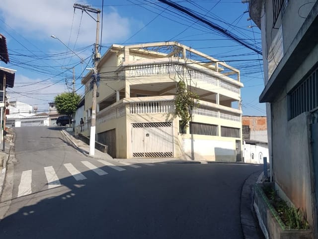 Sobrado com 126m² 6 quartos e 5 banheiros, à venda, no bairro Jardim Santa Edwiges em São Paulo