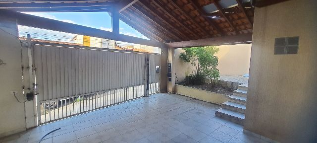 Sobrado com 200m² 3 quartos e 2 banheiros, à venda, no bairro Residencial Mombaça I em Pindamonhangaba