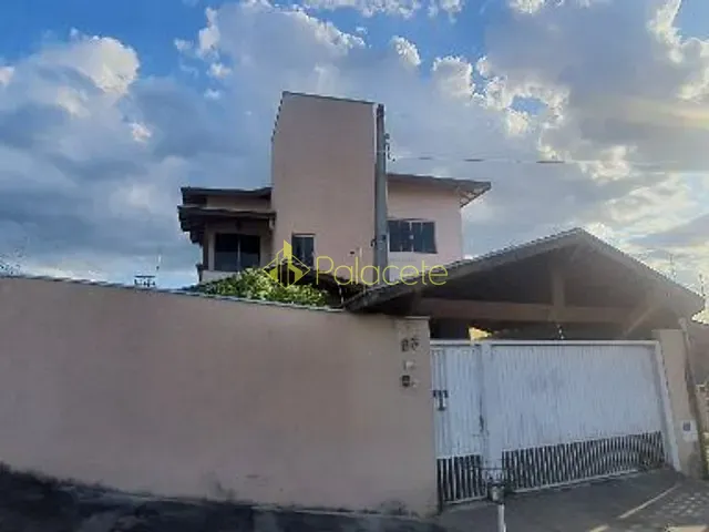 Sobrado com 200m² 3 quartos e 2 banheiros, à venda, no bairro Residencial Mombaça I em Pindamonhangaba