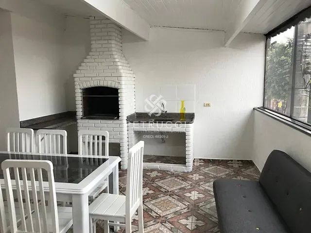 Sobrado 3 quartos e 2 banheiros, à venda, no bairro Jardim Maua em Mauá