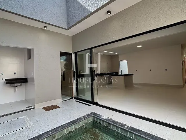 Sobrado com 186m² 3 quartos e 2 banheiros, à venda, no bairro Residencial Village Garavelo - 2ª Etapa em Aparecida de Goiânia