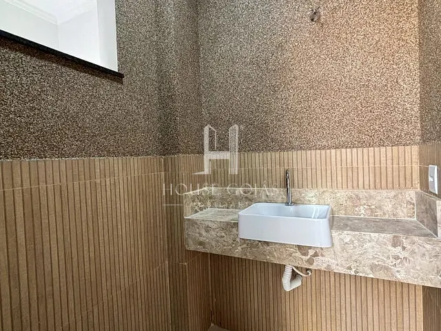 Sobrado com 186m² 3 quartos e 2 banheiros, à venda, no bairro Residencial Village Garavelo - 2ª Etapa em Aparecida de Goiânia