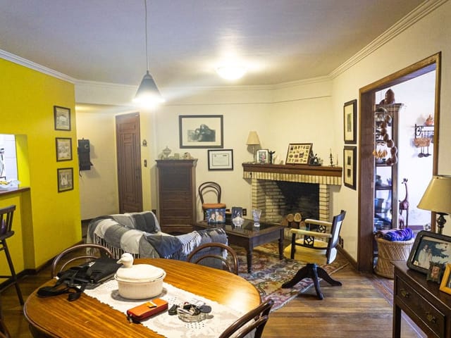 Casa com 450m² 4 quartos e 6 banheiros, à venda, no bairro Laranjal em Pelotas