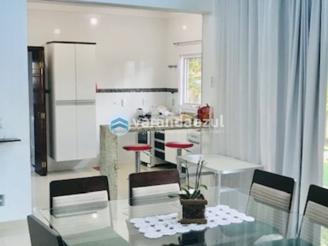 Sobrado com 407m² 3 quartos e 2 banheiros, à venda, no bairro Fazenda Rodeio em Mogi das Cruzes