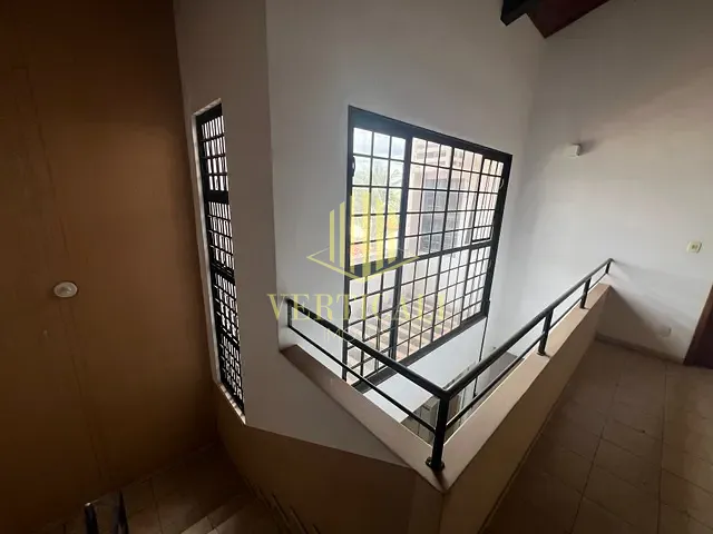 Sobrado com 648m², para alugar, no bairro Jardim Cuiabá em Cuiabá
