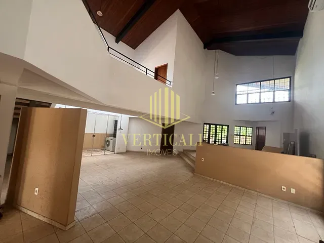 Sobrado com 648m², para alugar, no bairro Jardim Cuiabá em Cuiabá