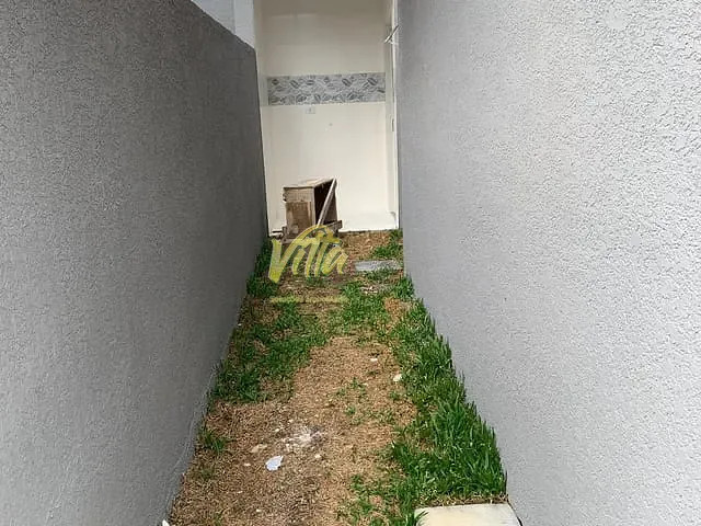Sobrado 3 quartos e 2 banheiros, à venda, no bairro Campo de Santana em Curitiba