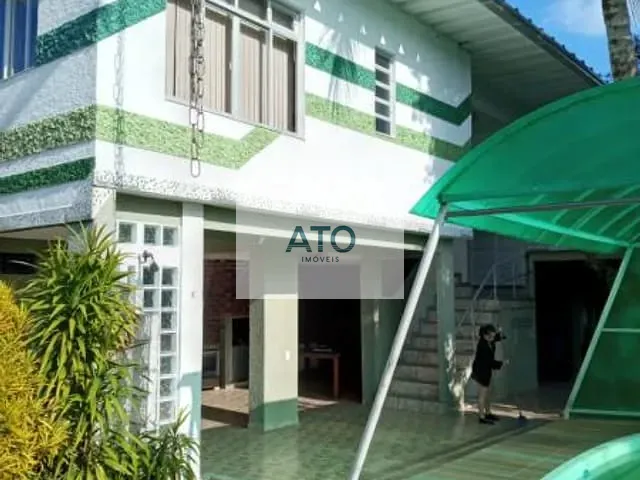 Sobrado com 249m², à venda, no bairro São Vicente em Itajaí