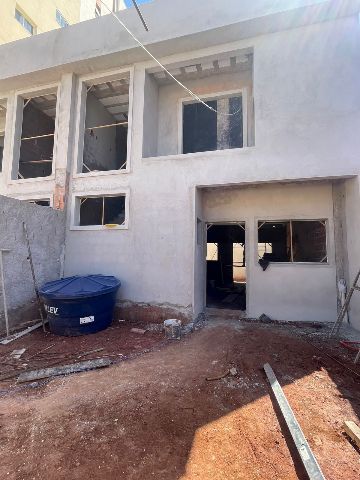 Sobrado 4 quartos e 2 banheiros, à venda, no bairro Campestre em Santo André