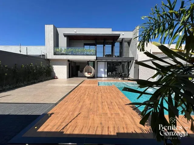 Sobrado 3 quartos e 5 banheiros, à venda, no bairro Jardim Munique em Maringá