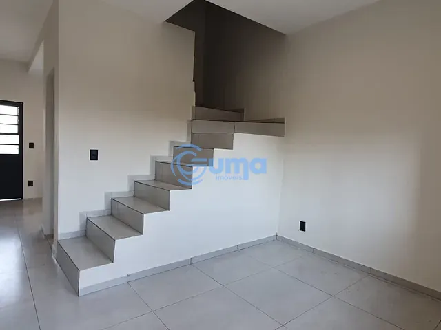 Sobrado 2 quartos e 2 banheiros, à venda, no bairro Jardins em Bragança Paulista