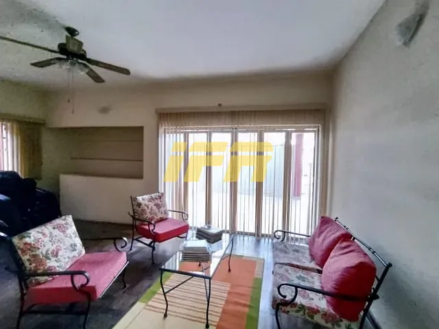 Sobrado com 424m² 4 quartos e 3 banheiros, à venda, no bairro Jardim Santa Cruz em Taubaté