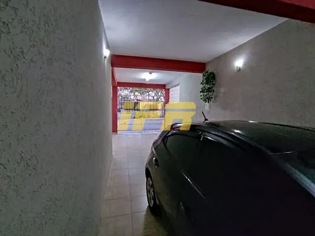 Sobrado com 424m² 4 quartos e 3 banheiros, à venda, no bairro Jardim Santa Cruz em Taubaté
