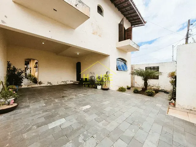 Sobrado com 420m² 5 quartos e 2 banheiros, à venda, no bairro Vila Amorim em Americana