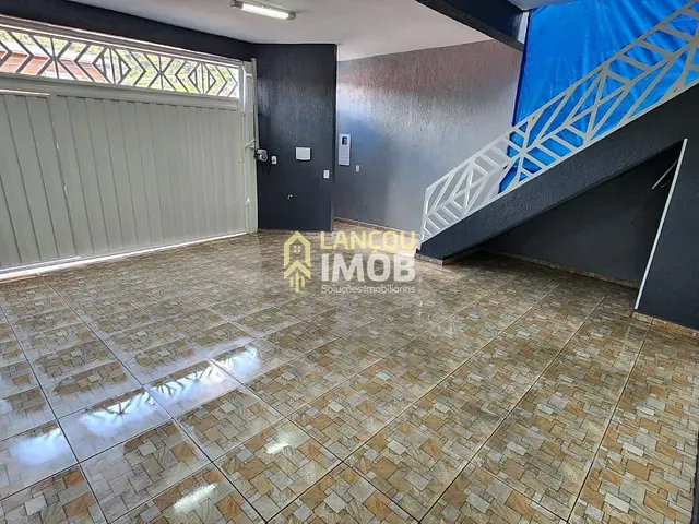 Sobrado 3 quartos e 2 banheiros, à venda, no bairro Vila Nova Jundiainópolis em Jundiaí