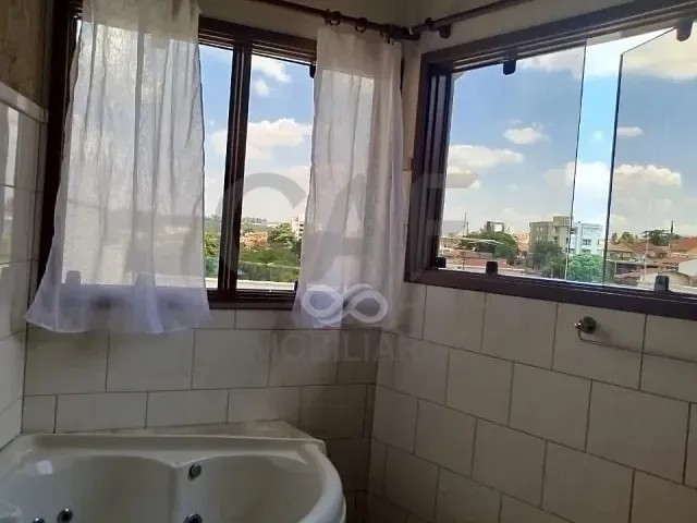 Sobrado com 360m² 3 quartos e 4 banheiros, à venda, no bairro Jardim São Caetano em Jaguariúna