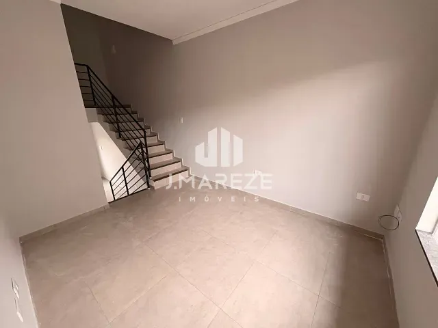 Sobrado com 164m² 2 quartos e 1 banheiro, à venda, no bairro Jardim Aeroporto em Apucarana