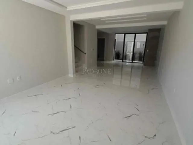Sobrado 3 quartos e 4 banheiros, à venda, no bairro São Francisco de Assis em Camboriú
