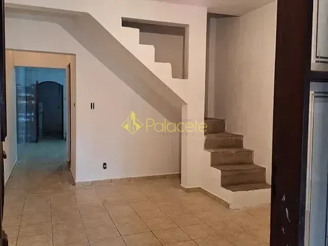 Sobrado com 125m² 2 quartos e 2 banheiros, à venda, no bairro Comercial e Residencial Jardim Mariana em Pindamonhangaba