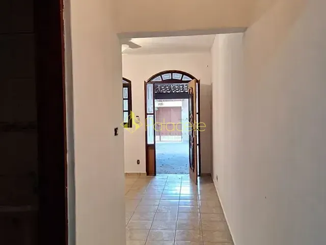 Sobrado com 125m² 2 quartos e 2 banheiros, à venda, no bairro Comercial e Residencial Jardim Mariana em Pindamonhangaba