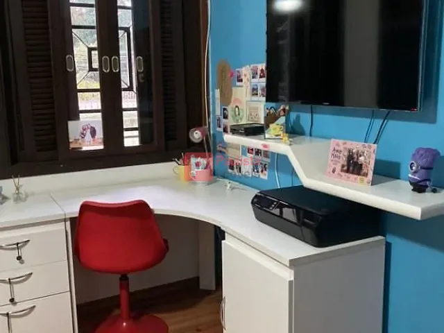 Sobrado 3 quartos e 3 banheiros, à venda, no bairro Jd. Aeroporto em São Paulo