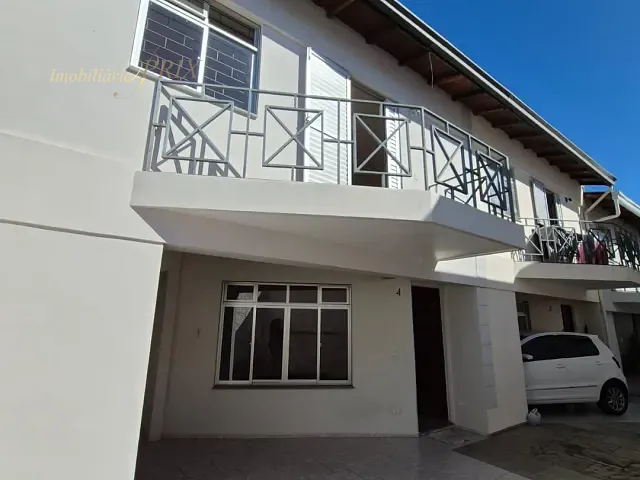 Sobrado 3 quartos e 1 banheiro, para alugar, no bairro Novo Mundo em Curitiba