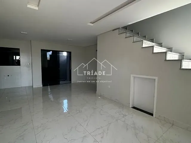 Sobrado com 136m² 3 quartos e 3 banheiros, à venda, no bairro Tindiquera em Araucária