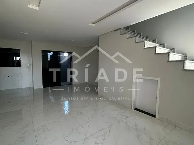 Sobrado com 136m² 3 quartos e 3 banheiros, à venda, no bairro Tindiquera em Araucária