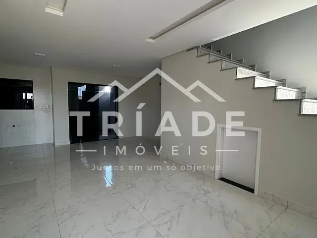 Sobrado com 136m² 3 quartos e 3 banheiros, à venda, no bairro Tindiquera em Araucária