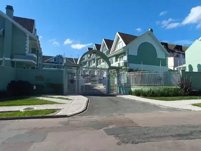 Sobrado com 160m² 3 quartos e 2 banheiros, à venda, no bairro Uberaba em Curitiba