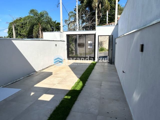 Sobrado 3 quartos e 2 banheiros, à venda, no bairro Vila São Paulo em Mogi das Cruzes