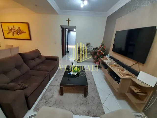 Sobrado com 175m² 3 quartos e 3 banheiros, à venda, no bairro Jardim Mariana em Cuiabá