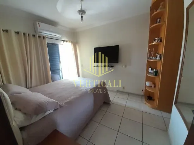 Sobrado com 175m² 3 quartos e 3 banheiros, à venda, no bairro Jardim Mariana em Cuiabá