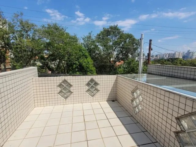 Sobrado 3 quartos e 3 banheiros, à venda, no bairro Vila Scarpelli em Santo André