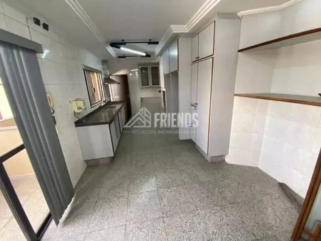 Sobrado com 300m² 3 quartos e 5 banheiros, à venda ou para alugar, no bairro Vila Rosália em Guarulhos