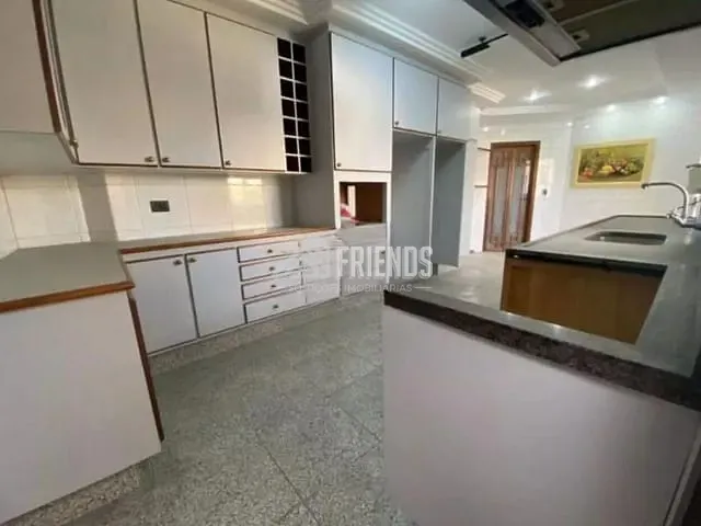 Sobrado com 300m² 3 quartos e 5 banheiros, à venda ou para alugar, no bairro Vila Rosália em Guarulhos