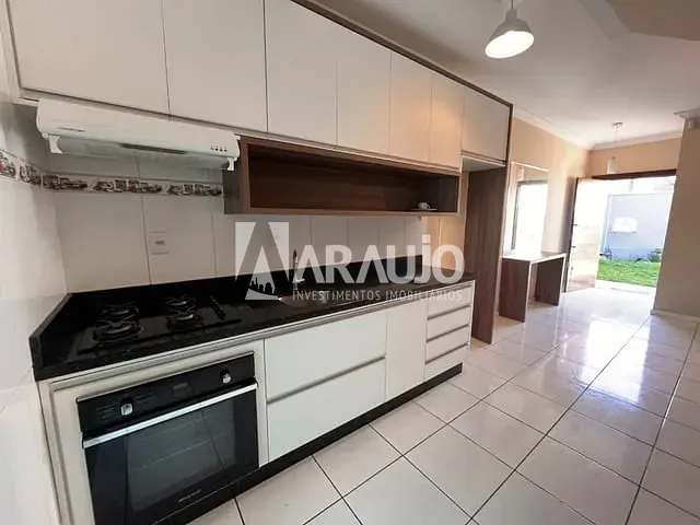 Sobrado com 120m² 3 quartos e 2 banheiros, à venda, no bairro Centro em Navegantes