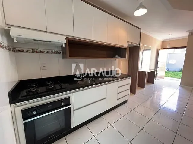 Sobrado com 120m² 3 quartos e 2 banheiros, à venda, no bairro Centro em Navegantes