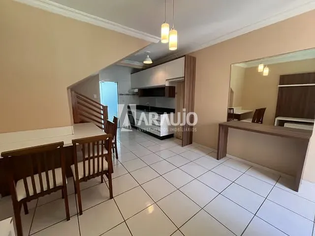 Sobrado com 120m² 3 quartos e 2 banheiros, à venda, no bairro Centro em Navegantes