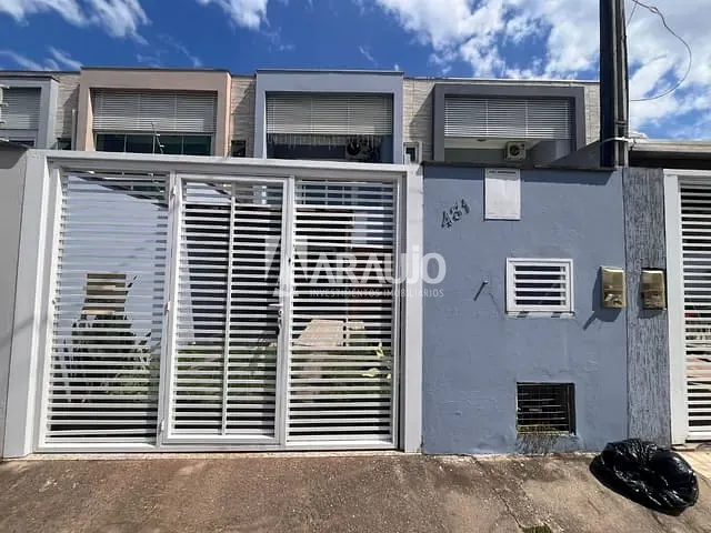 Sobrado com 120m² 3 quartos e 2 banheiros, à venda, no bairro Centro em Navegantes
