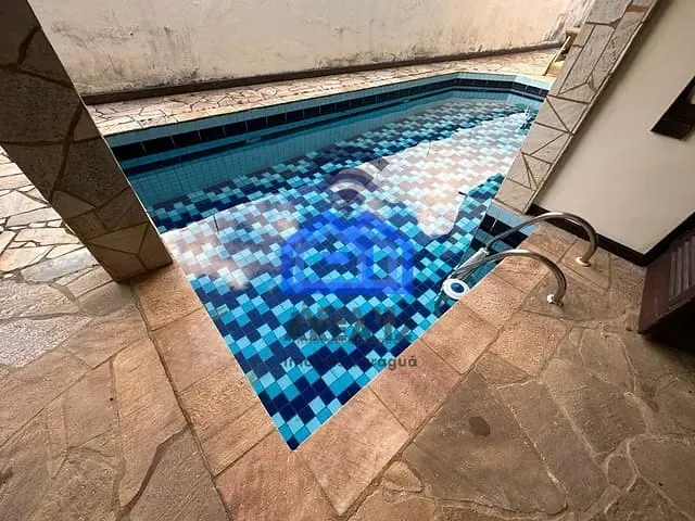 Sobrado com 414m² 4 quartos e 1 banheiro, à venda, no bairro Estrela d'Alva em Caraguatatuba