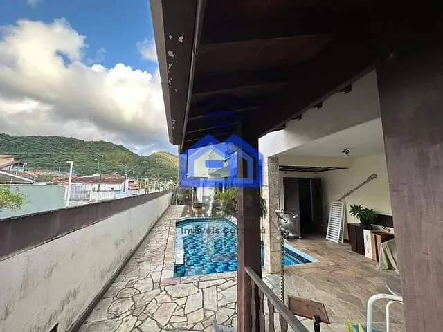 Sobrado com 414m² 4 quartos e 1 banheiro, à venda, no bairro Estrela d'Alva em Caraguatatuba